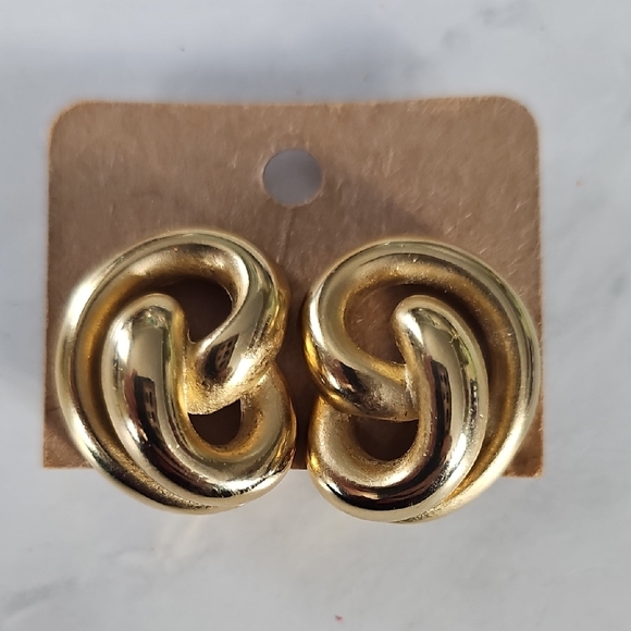 Erwin Pearl Jewelry - Vintage Erwin Pearl Clip-on Gold-Tone Twisted Earrings
